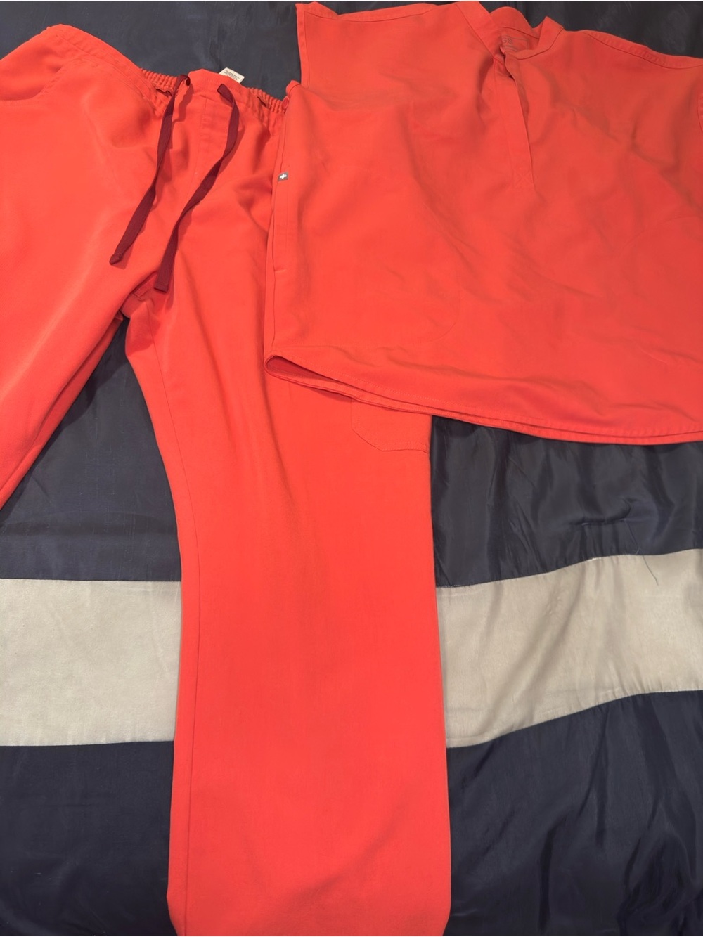 Figs Red Technical Collection Top - Picture 2 of 4